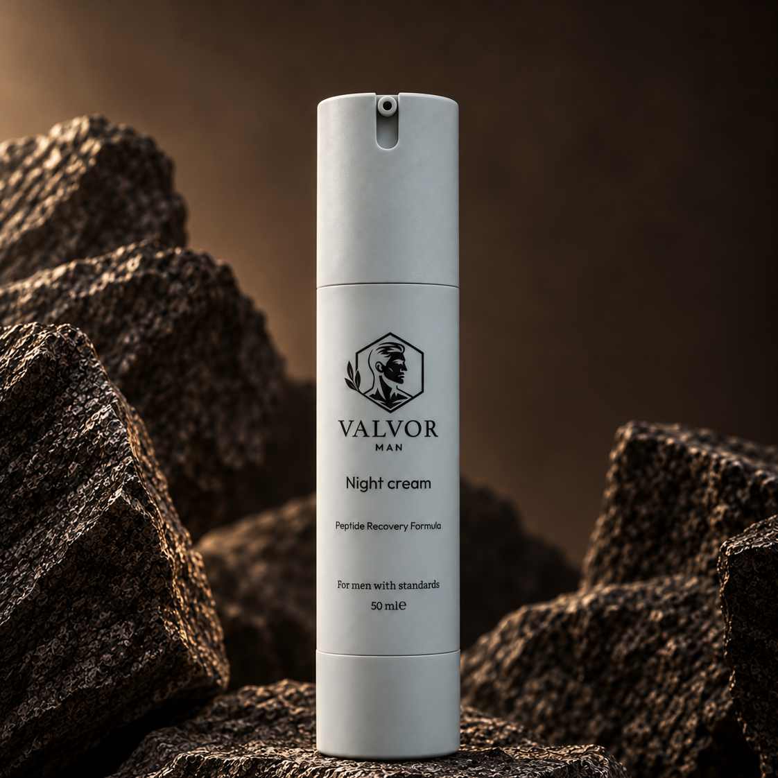 Night Cream op donkere steen