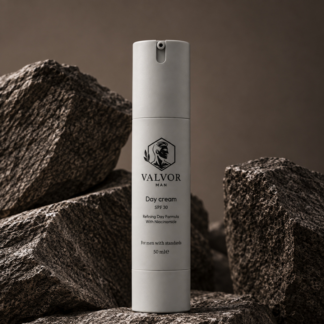 Day Cream SPF 30 op donkere steen